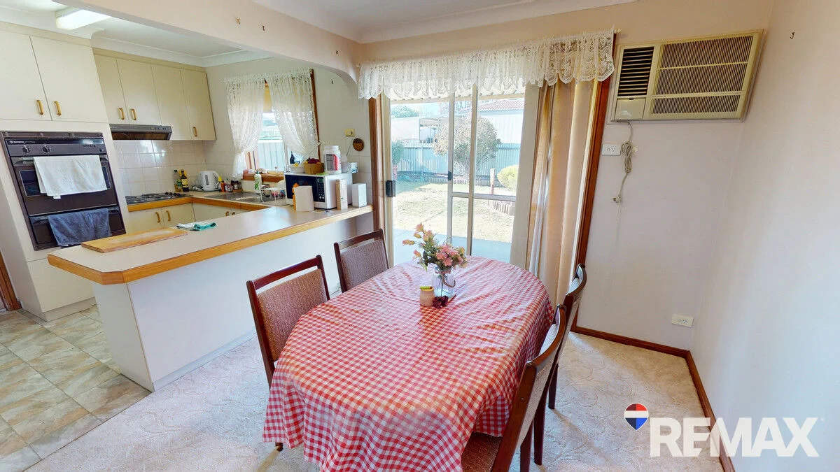 Additional image 5 of 2/2 Hunter Street, Junee NSW 2663