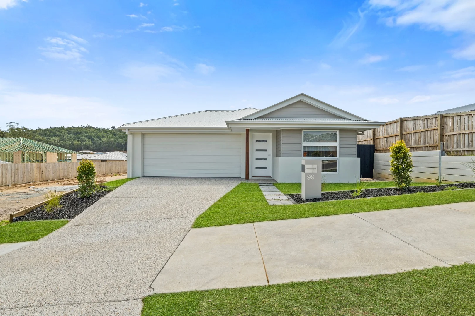 99 Belvedere Dr, Spring Mountain QLD 4300