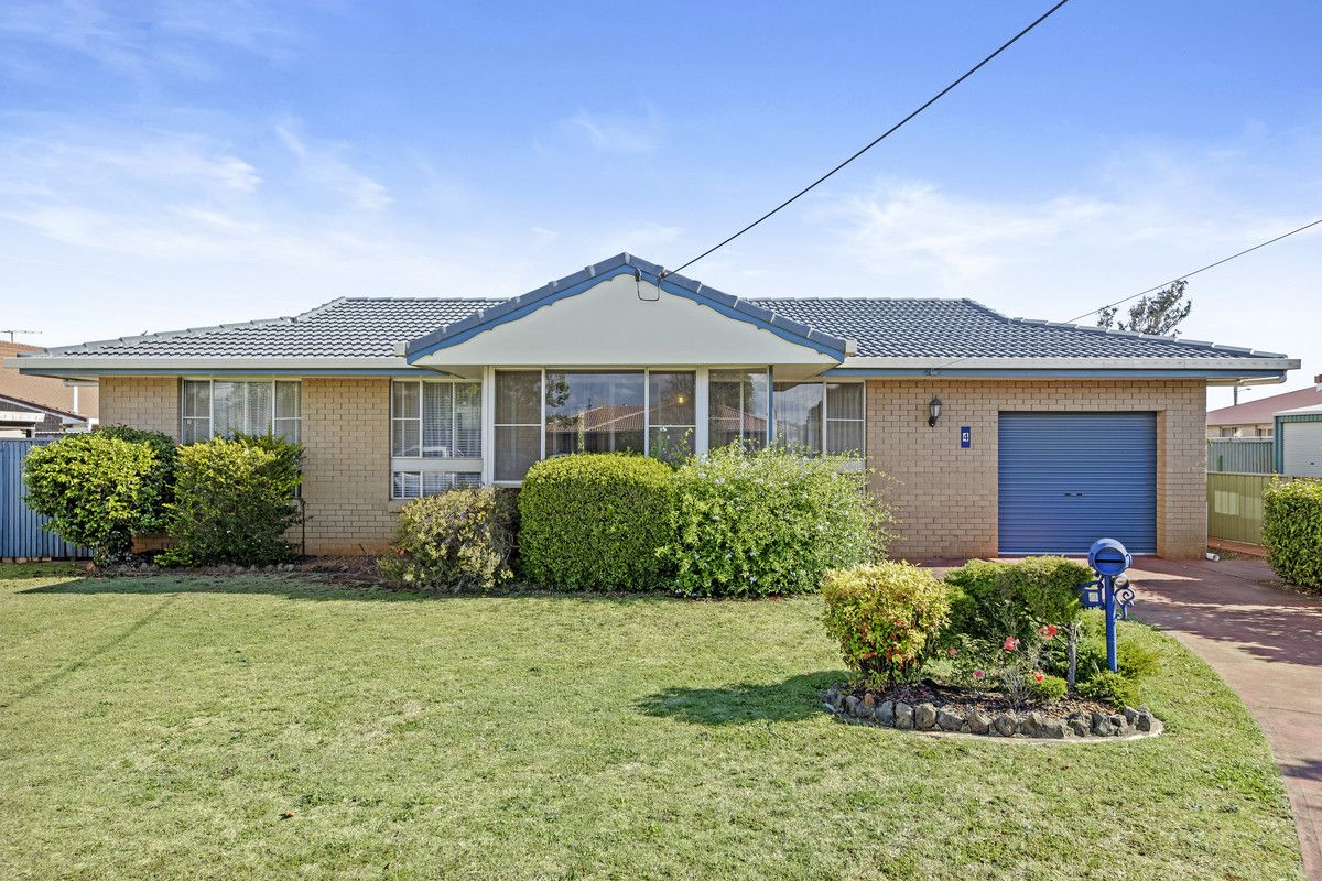 4 Koenig Court, Wilsonton QLD 4350, Image 0