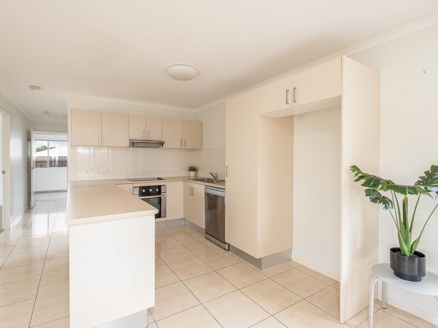 1/10 Wisteria Lane, Southside QLD 4570, Image 1