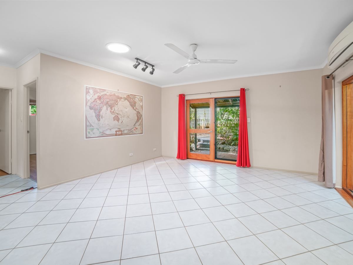 3/6-10 Holmes Street, Stratford QLD 4870, Image 1