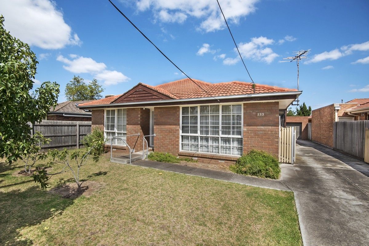 133 Kings Road, St Albans VIC 3021 Domain