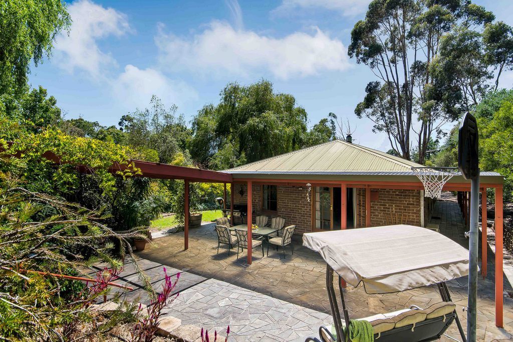 16 Johns Lane, Hahndorf SA 5245, Image 0