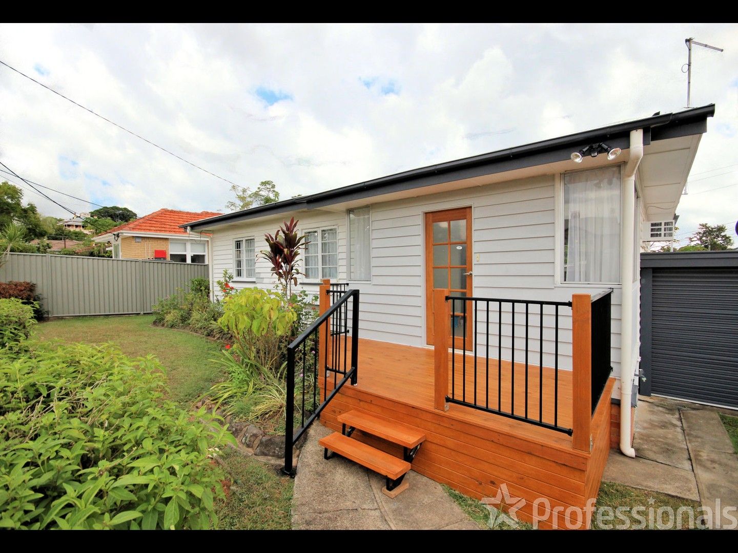 3 bedrooms House in 4 Robertson Road EASTERN HEIGHTS QLD, 4305
