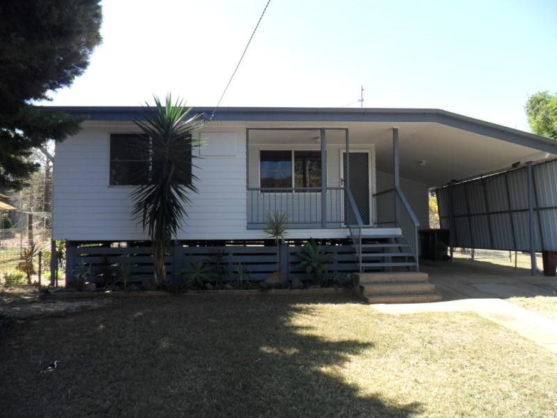 28 Bradman Street, Moranbah QLD 4744