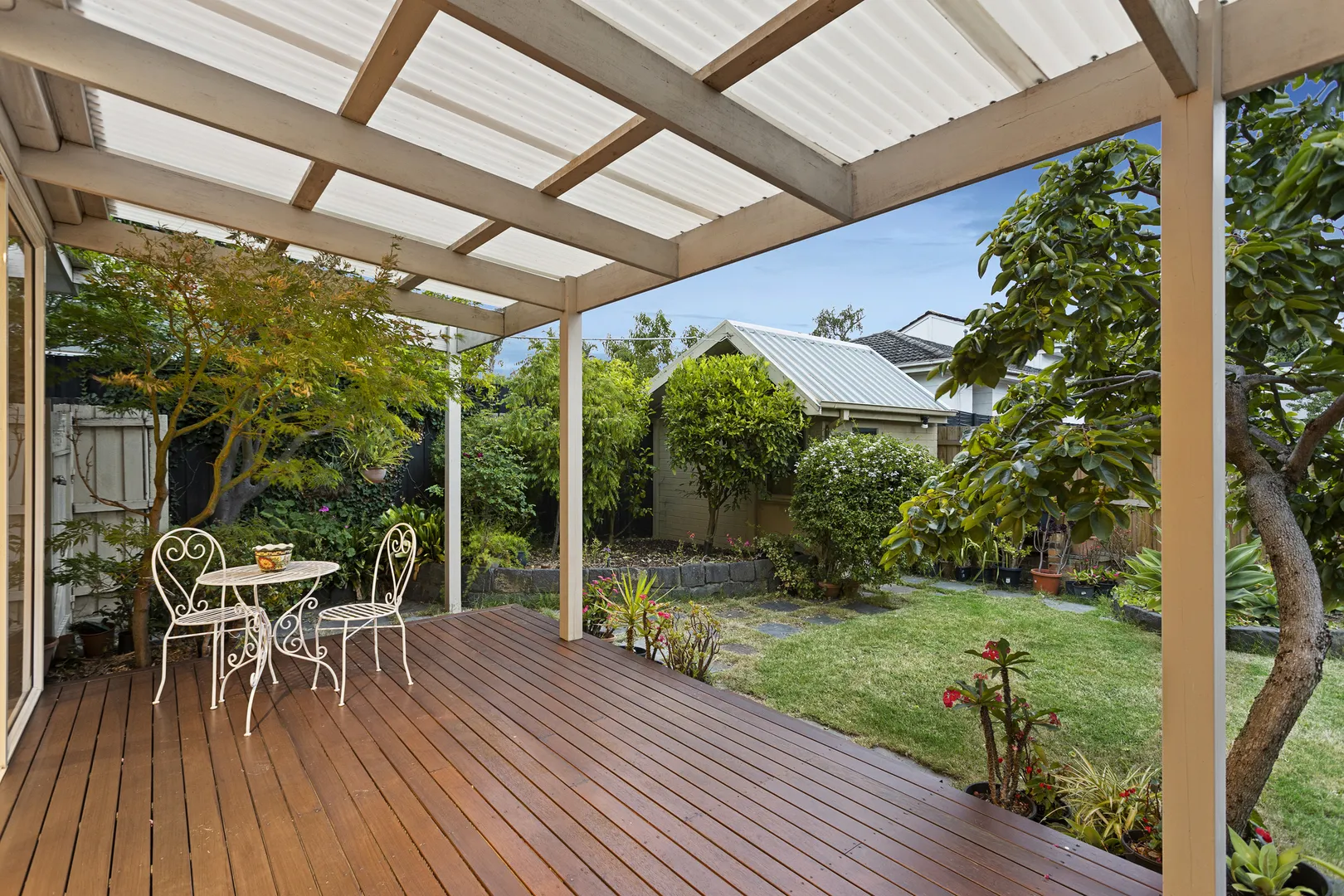Exclusive Balwyn Cul-de-Sac: Spacious Family Home on 791sqm  Steps to Village, Trams & Schools - Pamja 6