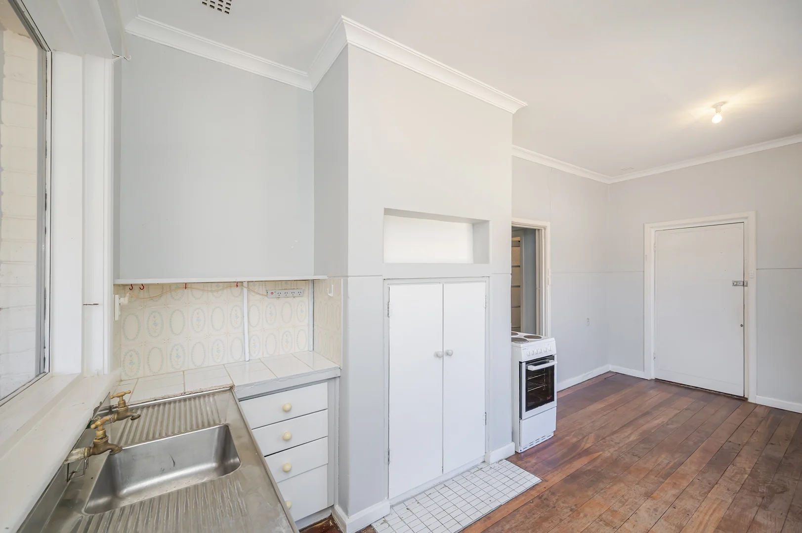 Additional image 9 of 1/327 Scarborough Beach Road, Woodlands WA 6018