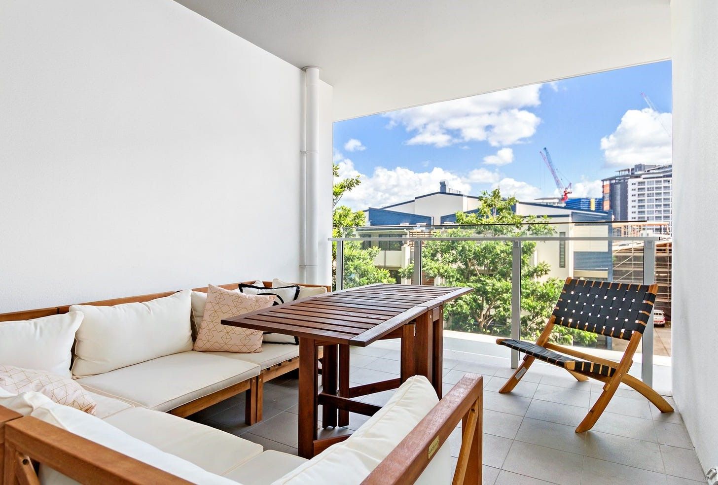 2 bedrooms Apartment / Unit / Flat in 308/113 Commercial Road TENERIFFE QLD, 4005