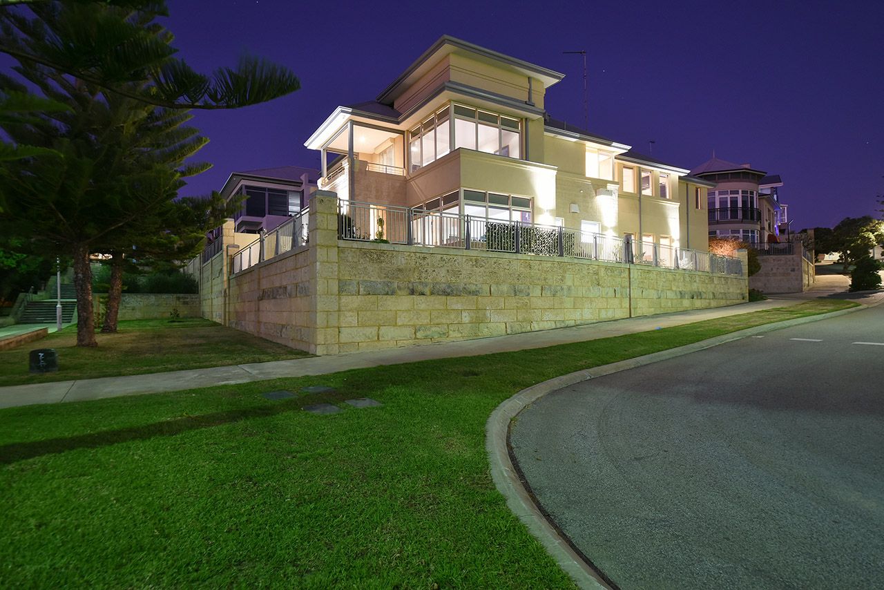 3 bedrooms House in 1 Penryn Lane MINDARIE WA, 6030