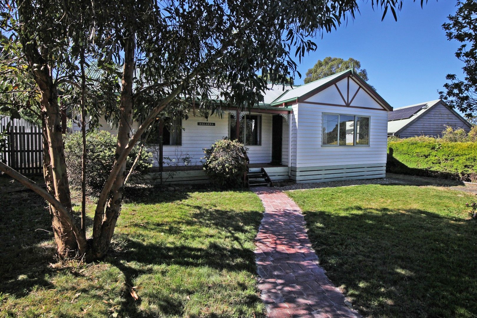 23 Russell Avenue, Woodend VIC 3442, Image 0