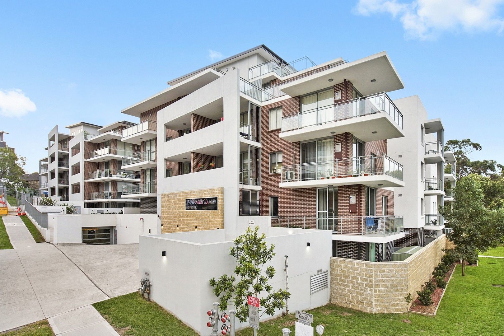 2 bedrooms Apartment / Unit / Flat in 52/2-8 Belair Close HORNSBY NSW, 2077