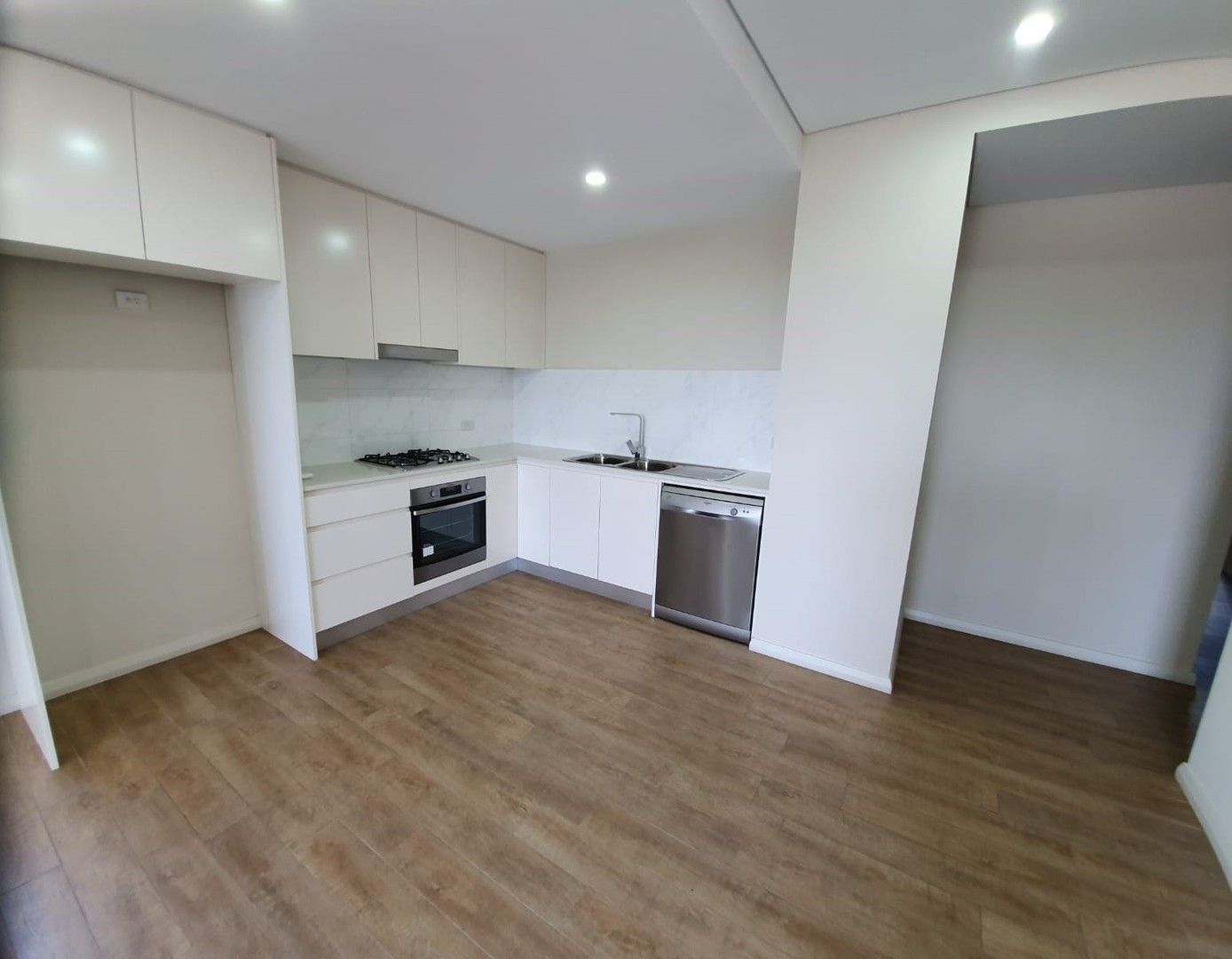 2 bedrooms Apartment / Unit / Flat in 304/350 - 352 RAILWAY TERRACE GUILDFORD NSW, 2161