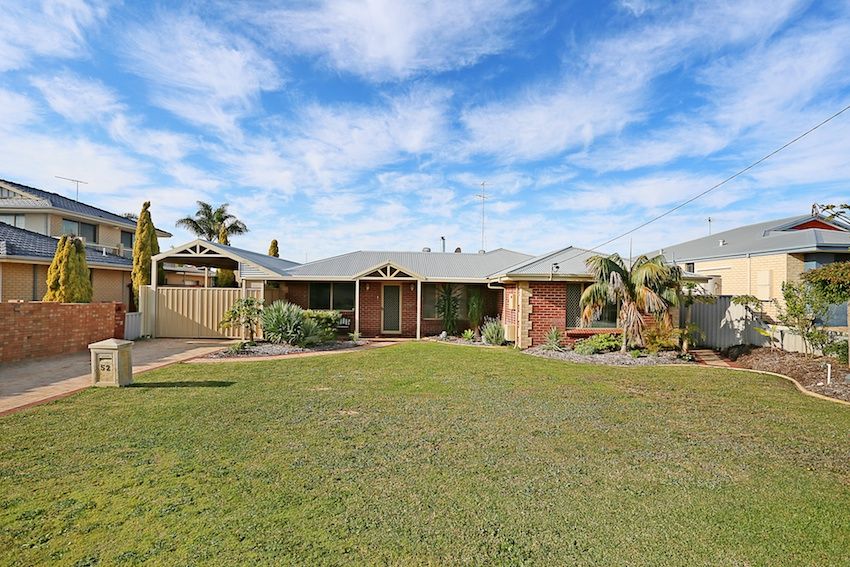 52 Crystaluna Drive, GOLDEN BAY WA 6174, Image 0