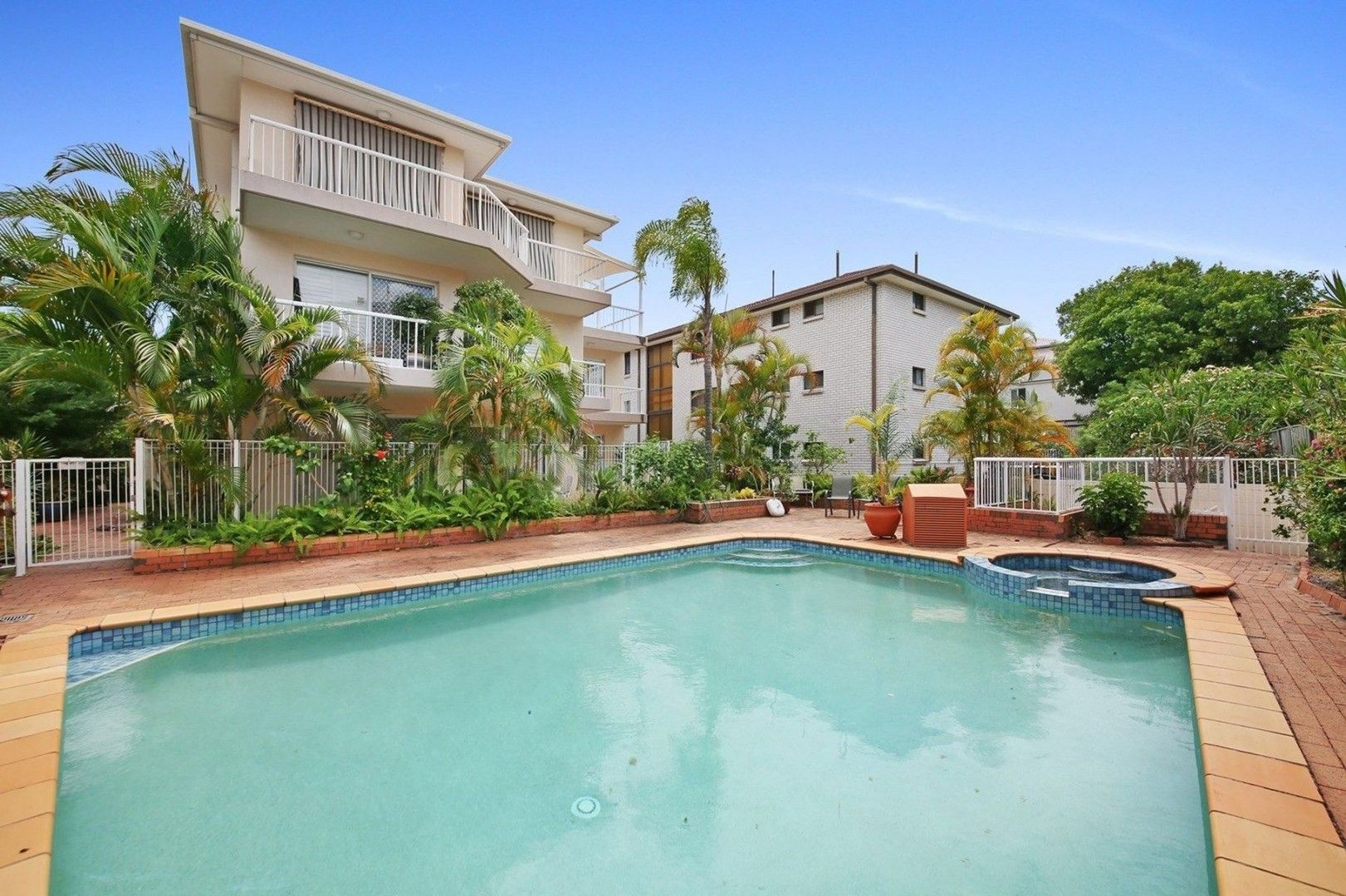 2 bedrooms Apartment / Unit / Flat in 6/14 Rosewood Ave BROADBEACH QLD, 4218