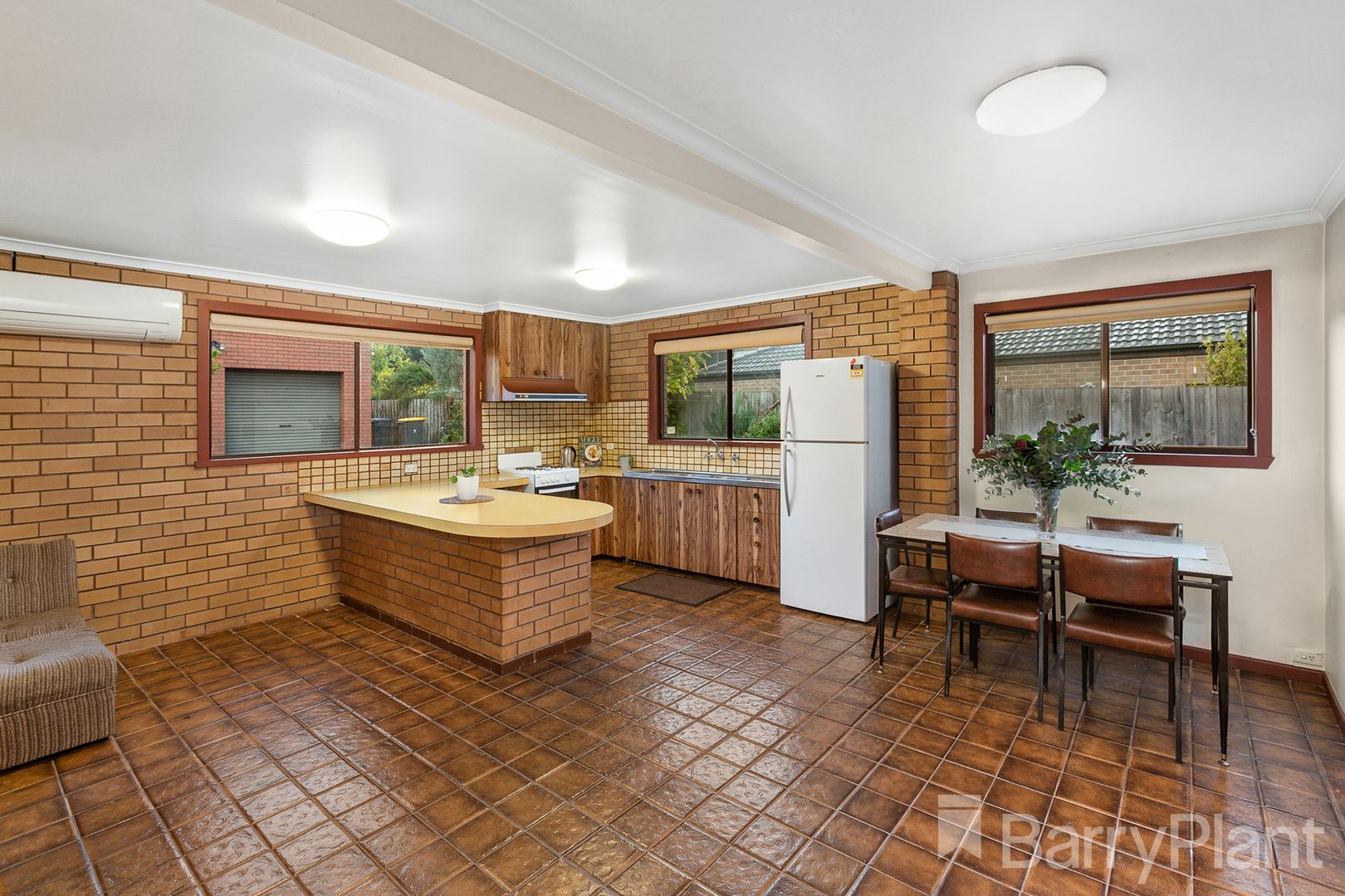 221 Waverley Road, Mount Waverley VIC 3149, Image 2