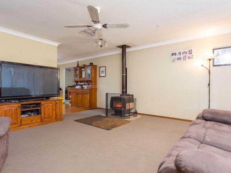 13 John Street, THE ROCK NSW 2655, Image 1