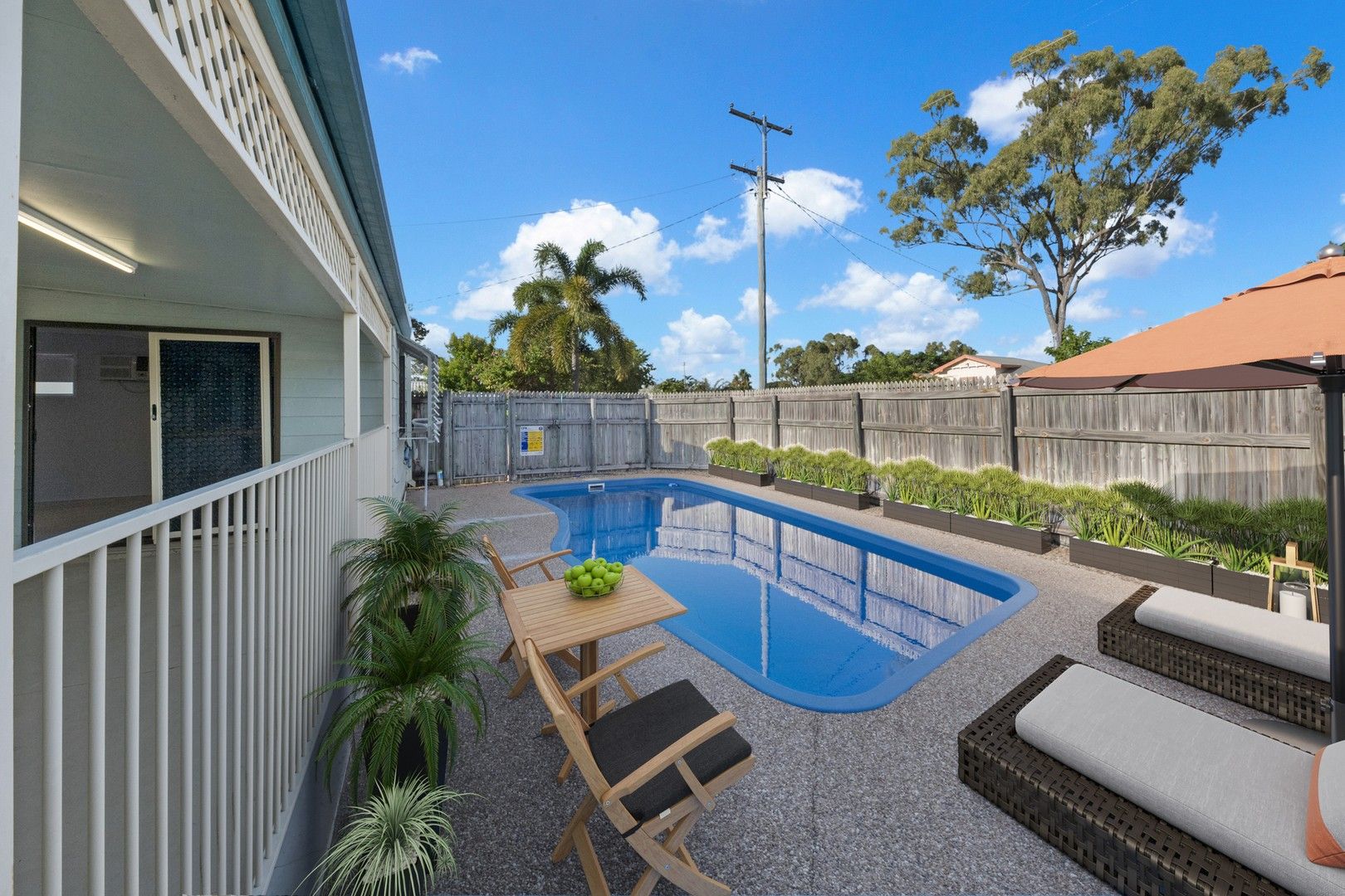 4 bedrooms House in 6 Hillview Road DEERAGUN QLD, 4818