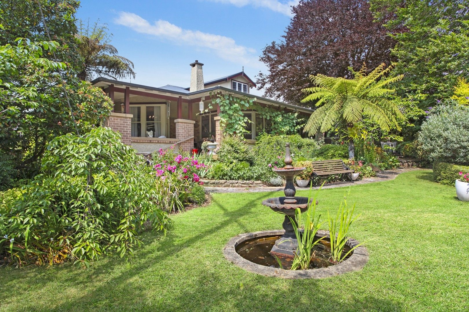 3 bedrooms House in 2 West Street WENTWORTH FALLS NSW, 2782