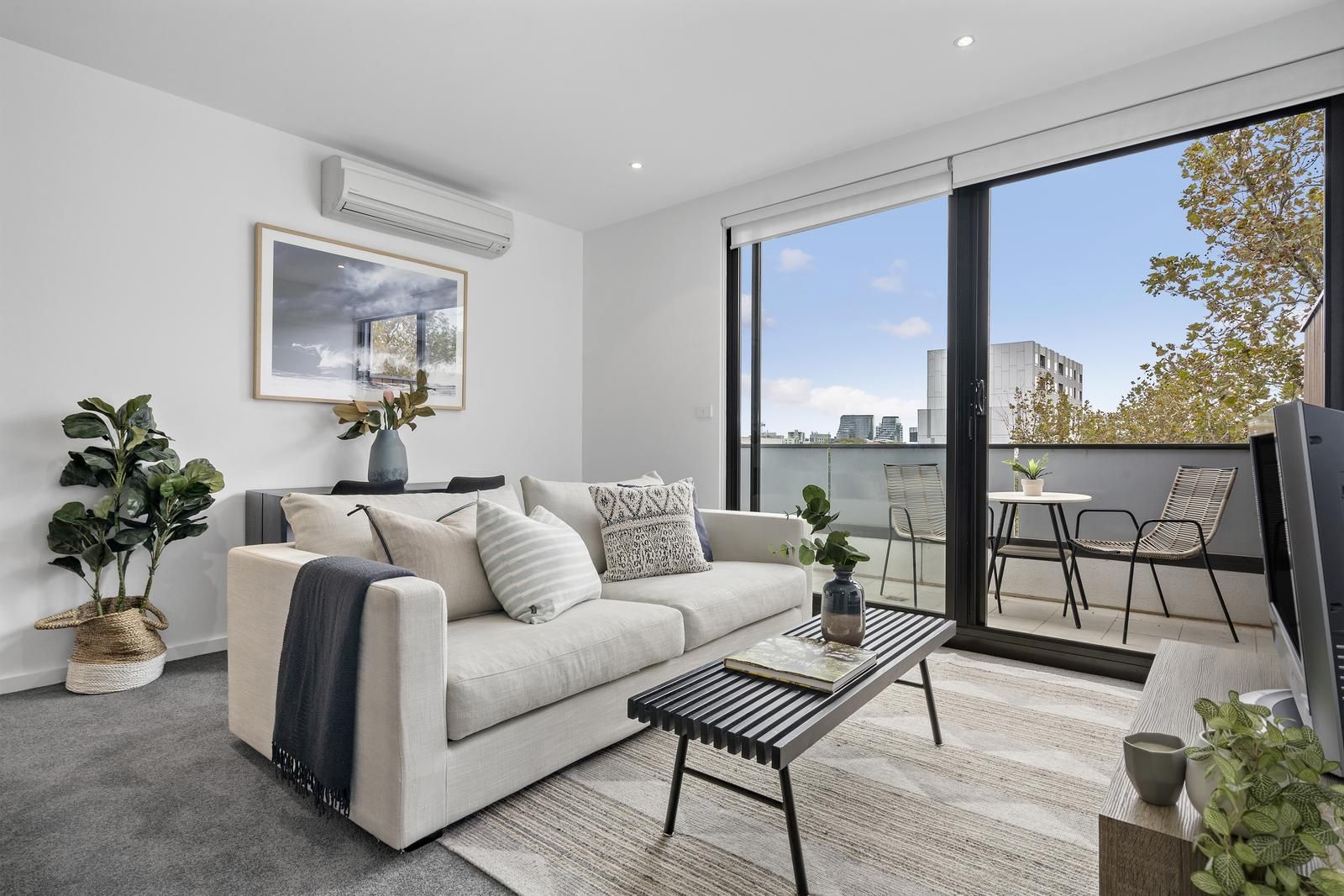 1 bedrooms Apartment / Unit / Flat in 20/19-23 Izett Street PRAHRAN VIC, 3181