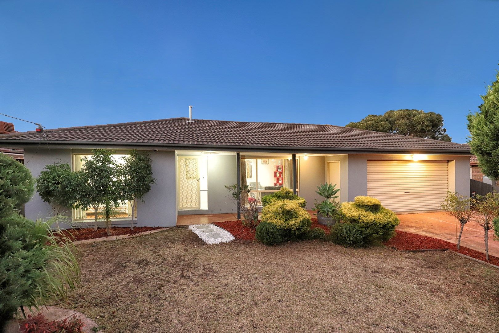 4 Manningtree Parade, Craigieburn VIC 3064, Image 0