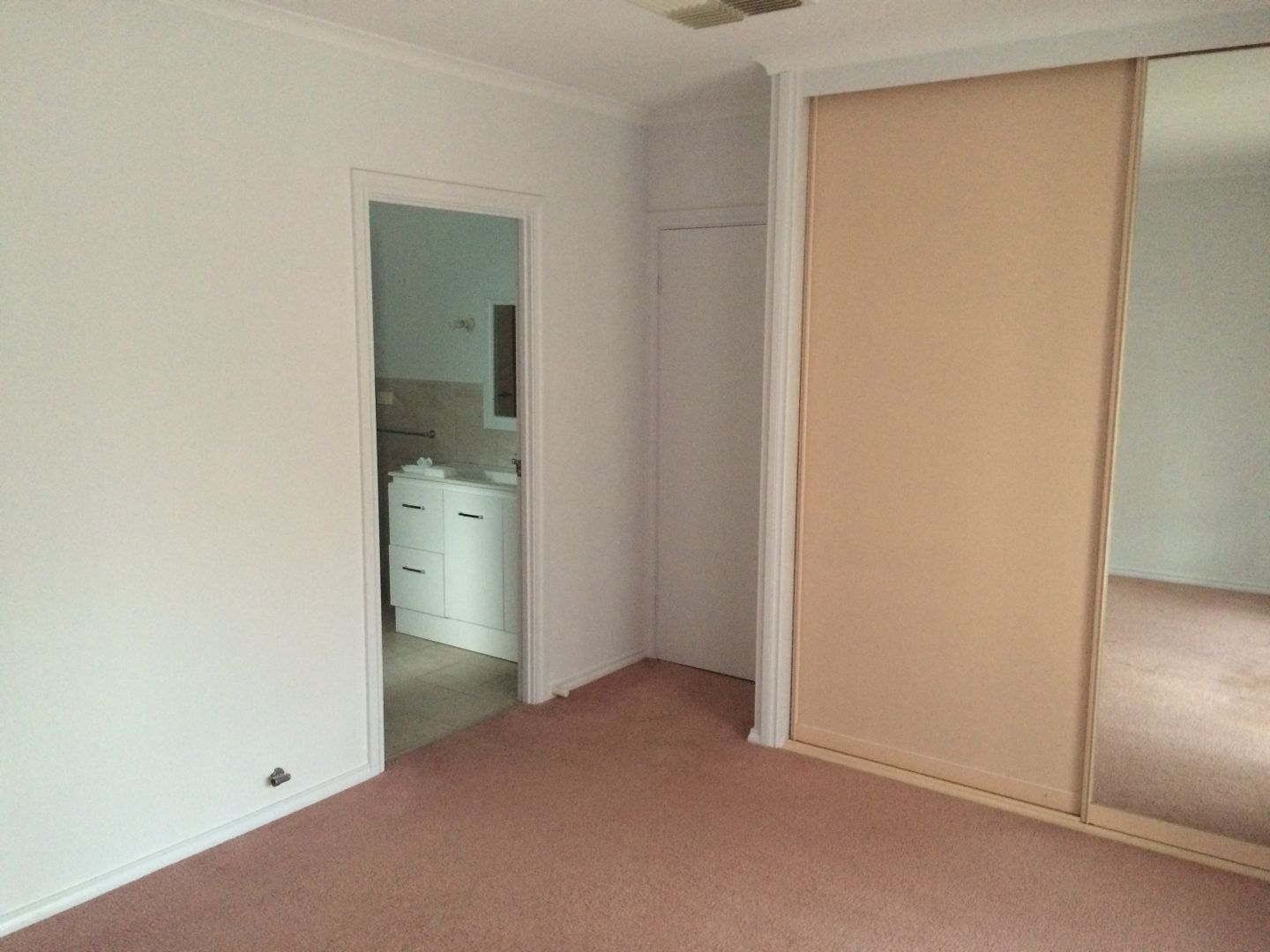 6 Links Crescent, Barmera SA 5345 House For Rent Domain