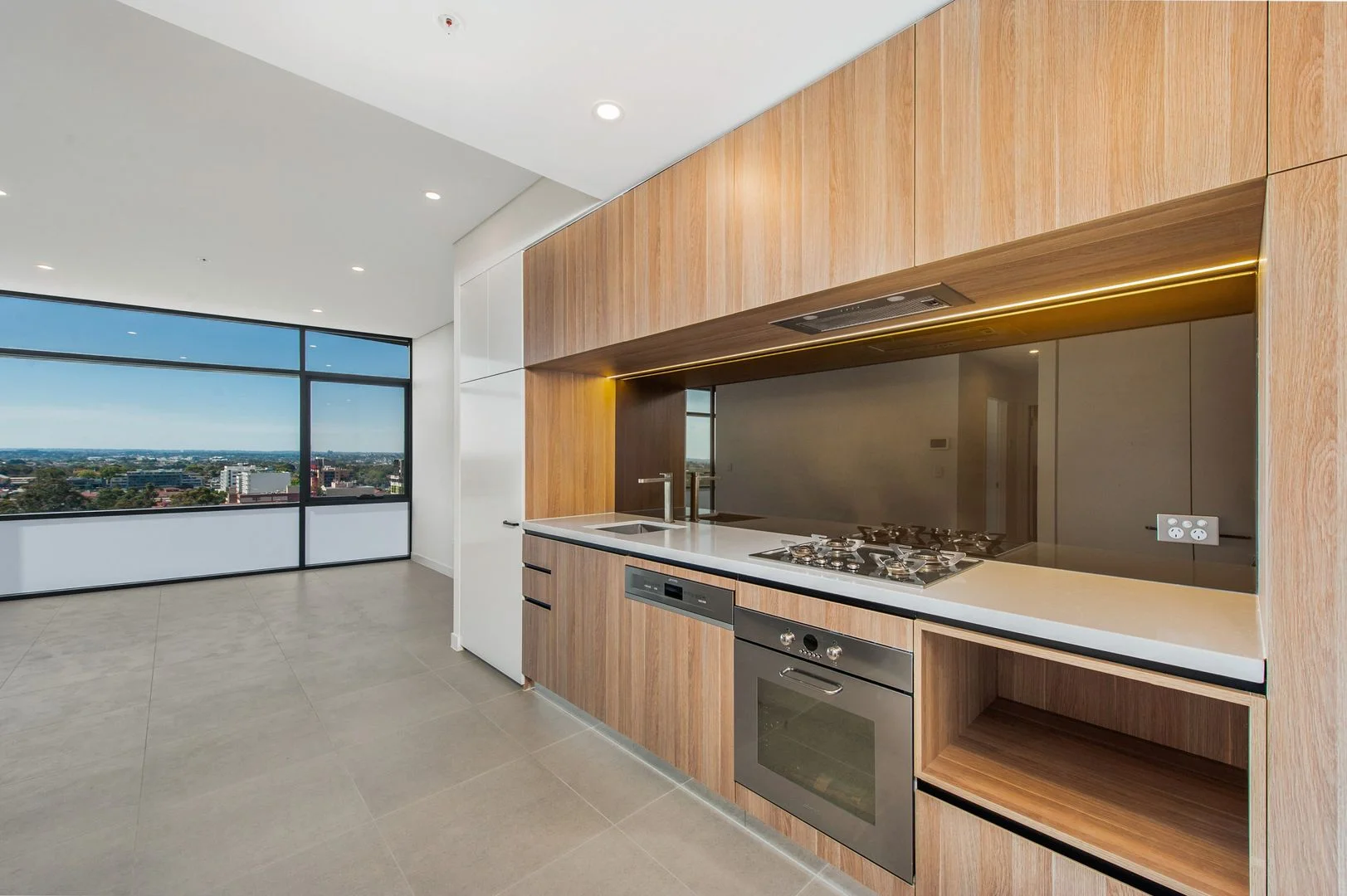 1103/2a Elsie Street