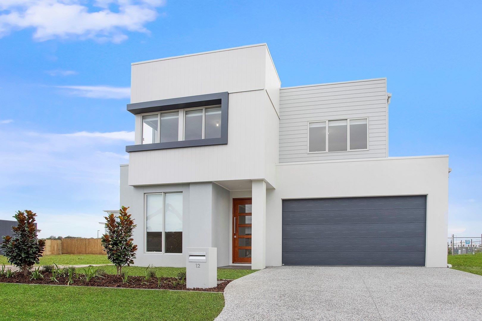 5 bedrooms House in 12 Singlefin Crescent BOKARINA QLD, 4575