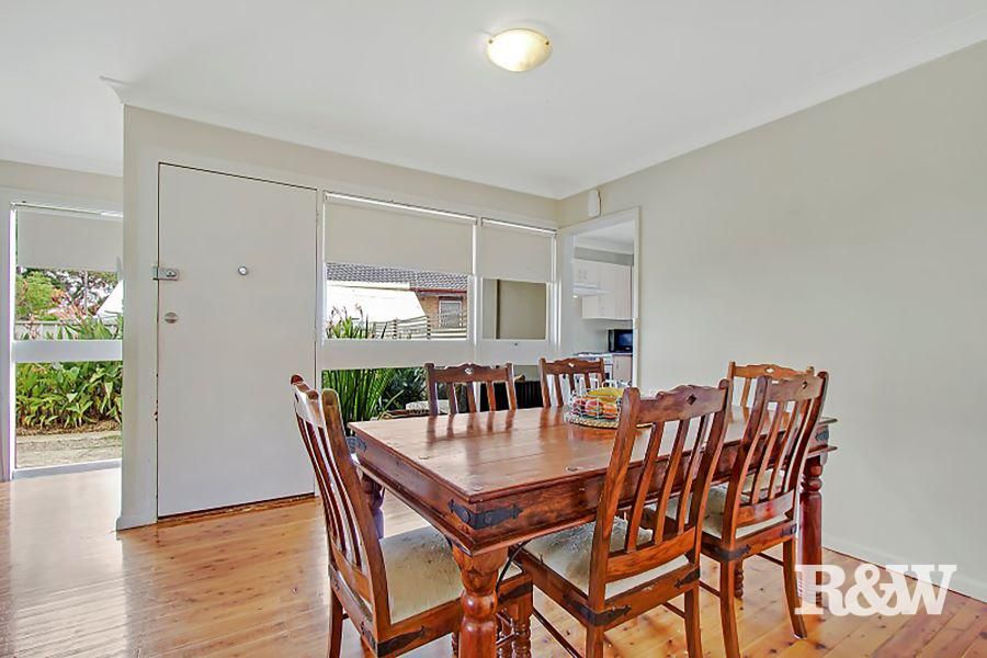 8 Tangaloa Crescent, Lethbridge Park NSW 2770, Image 2