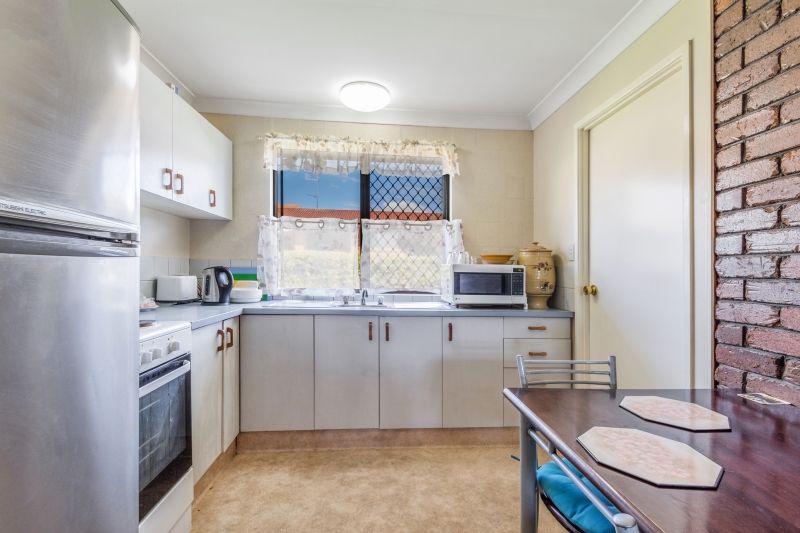 3/60 Gordon Avenue, Newtown QLD 4350, Image 2