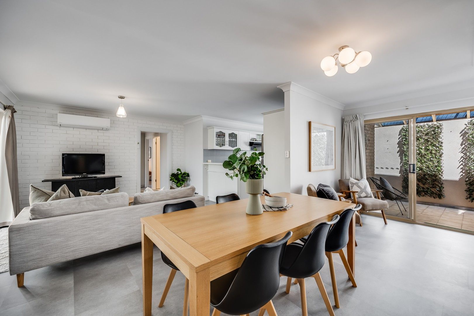 4 bedrooms House in 2A Chester Street GLENELG SOUTH SA, 5045