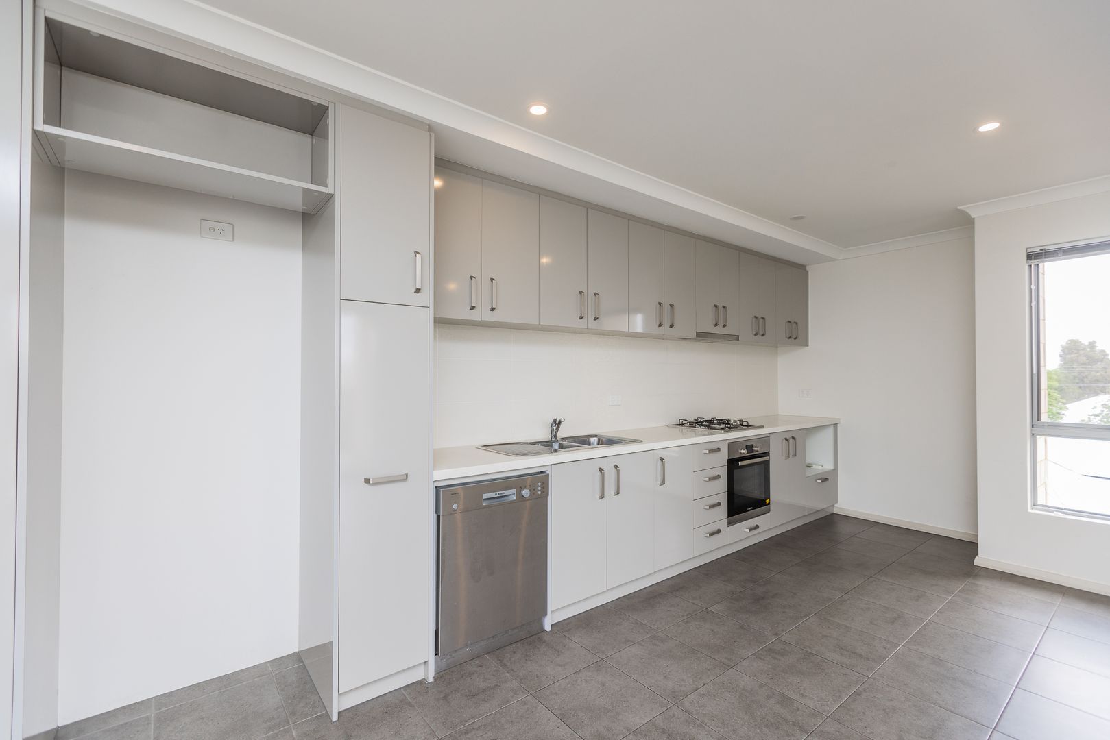 220/9 Central Terrace, Beckenham WA 6107, Image 2