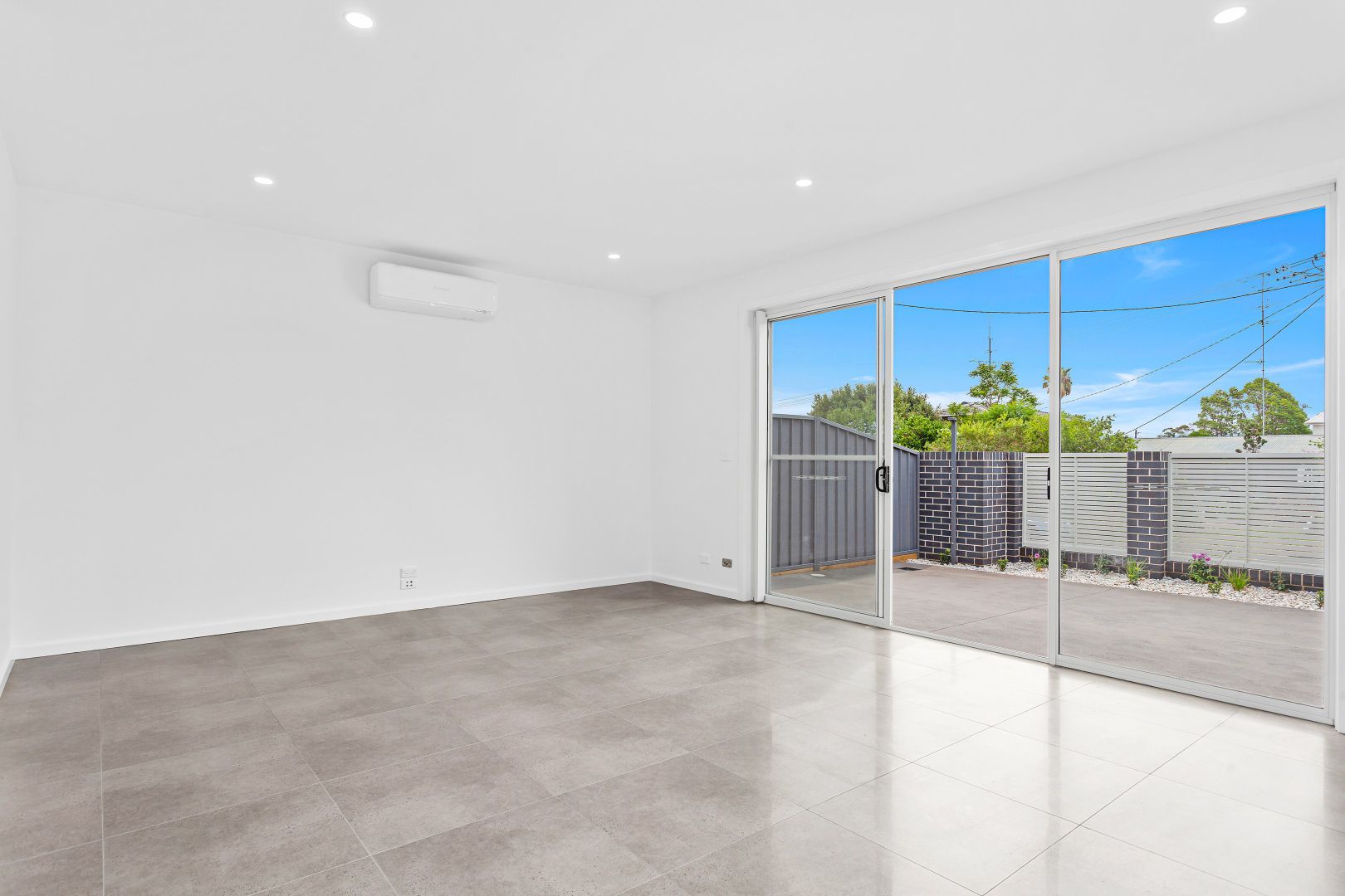 2/6 Hopetoun Lane, Oak Flats NSW 2529, Image 2