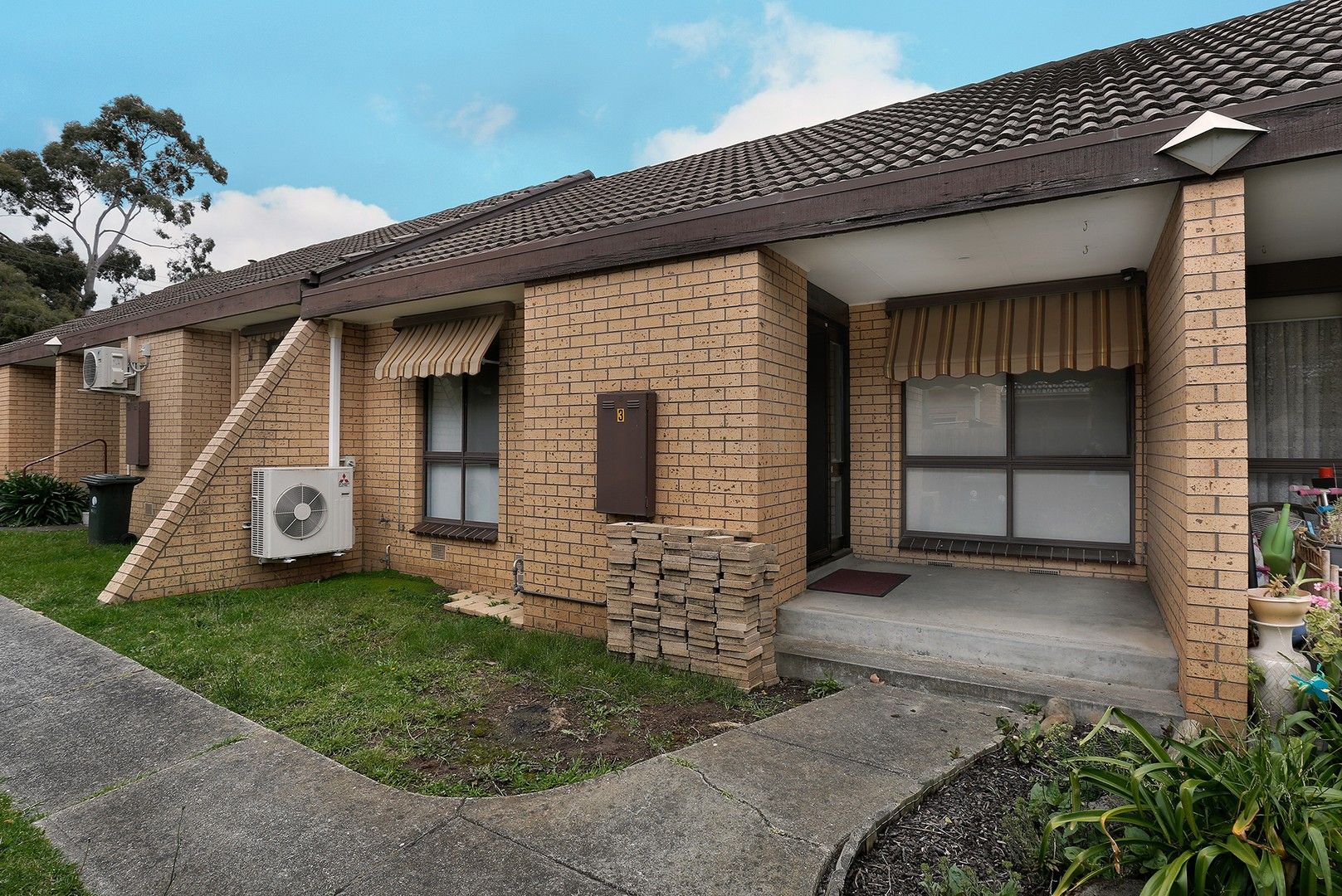 2 bedrooms Villa in 3/27 Clovelly Avenue GLENROY VIC, 3046