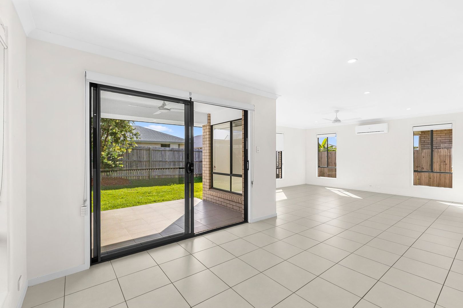 15 Splendour Cct, Yarrabilba QLD 4207, Image 2