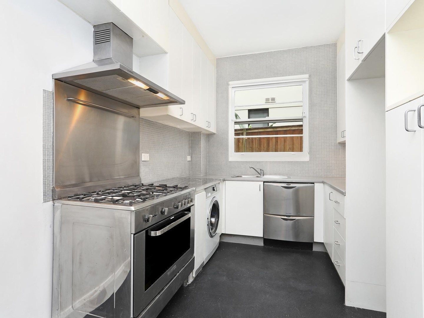 2 bedrooms Apartment / Unit / Flat in 1/6 Palmerston Avenue BRONTE NSW, 2024