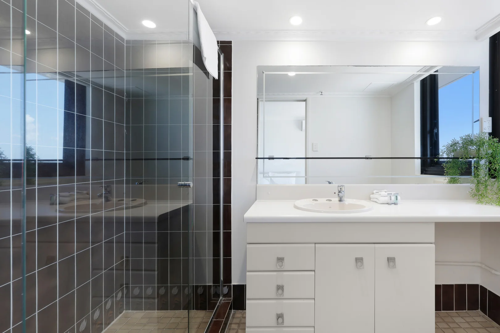 Additional image 13 of 35F/4 Old Burleigh Road, Surfers Paradise QLD 4217