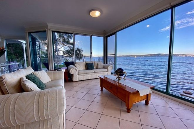 Picture of 2/3 Robey Crescent, COAL POINT NSW 2283