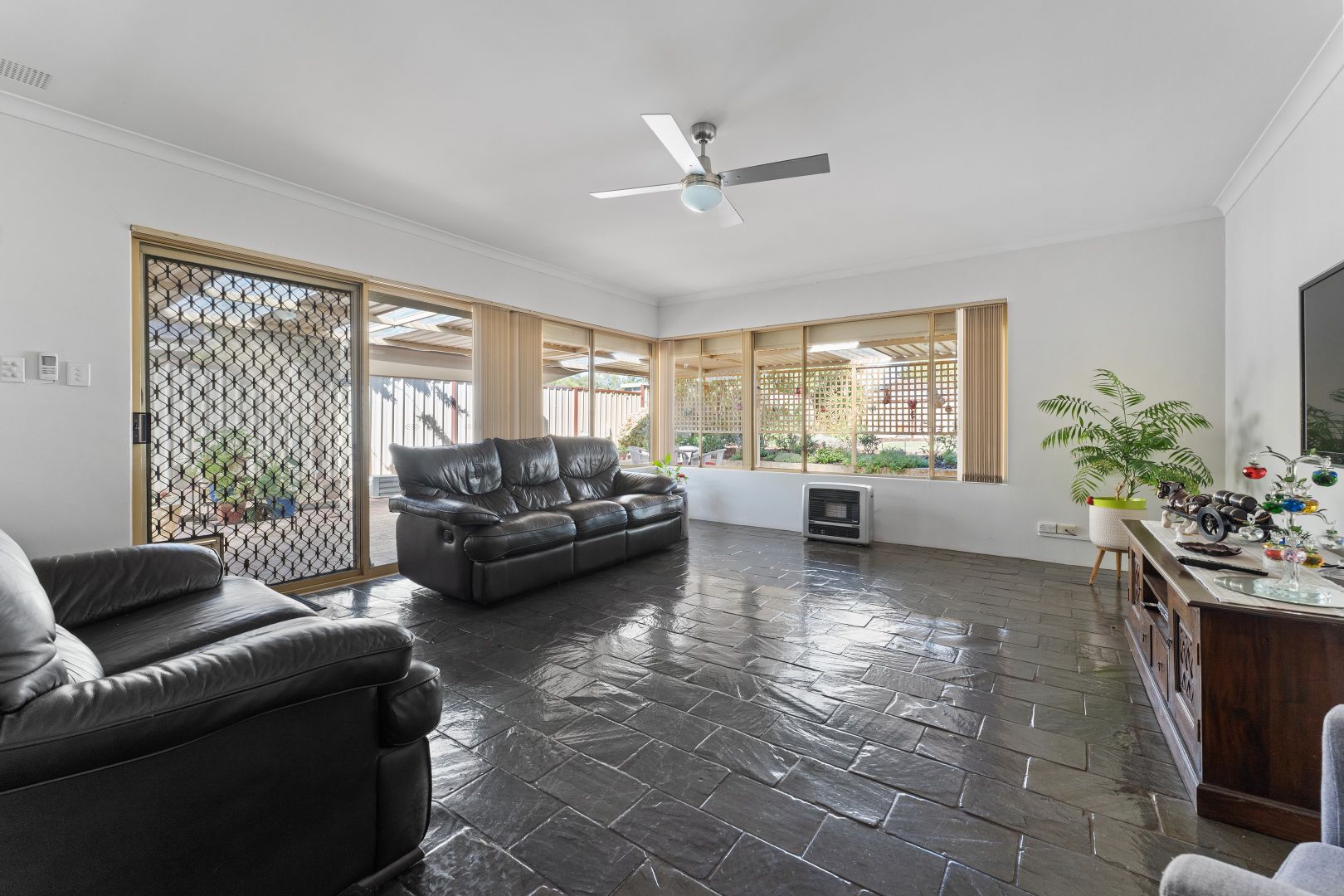 4 Brigadoon Place, Cooloongup WA 6168, Image 1