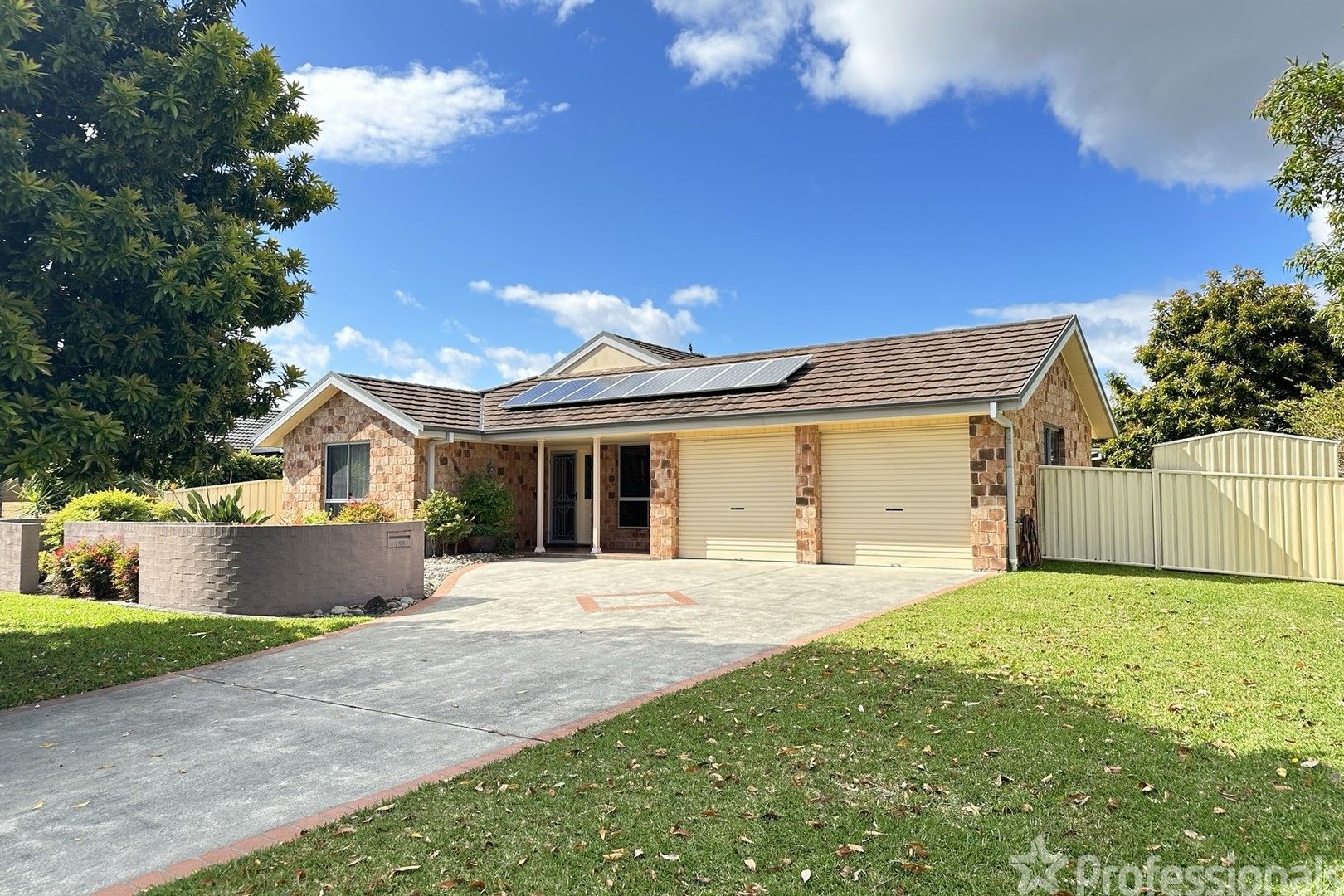 3 bedrooms House in 155 The Southern Parkway FORSTER NSW, 2428