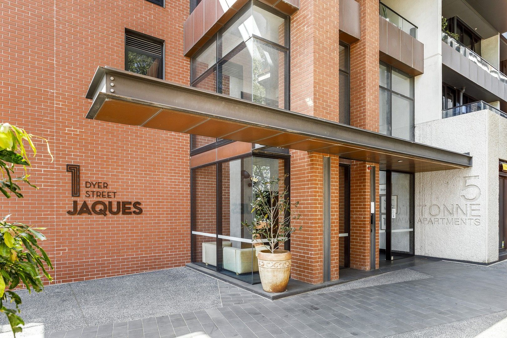 1 bedrooms Apartment / Unit / Flat in 2.01/1 Dyer  Street RICHMOND VIC, 3121