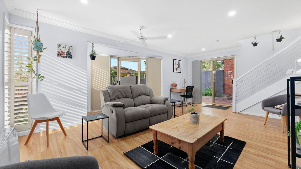 209 Gregory Street, Soldiers Hill VIC 3350, Image 2