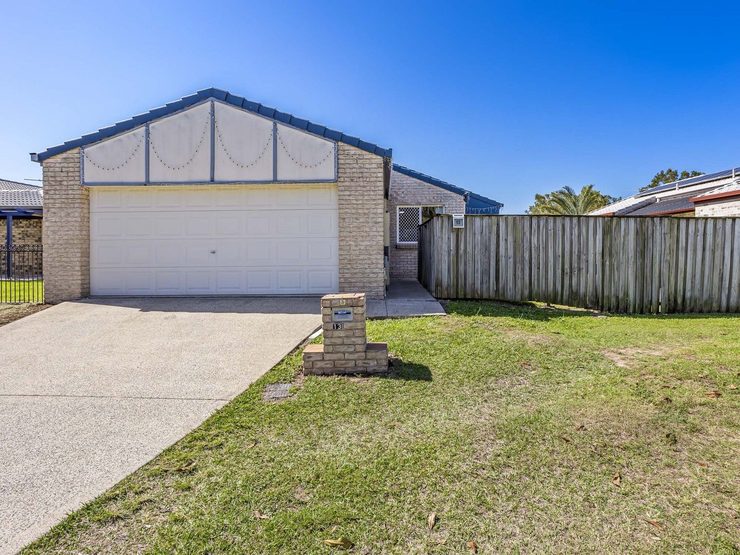 3 bedrooms House in 13 Jarrah Place FITZGIBBON QLD, 4018