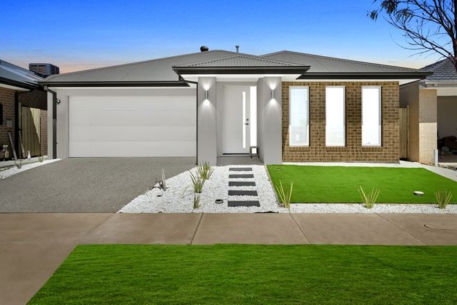 Picture of 90 Baxterpark Drive, THORNHILL PARK VIC 3335