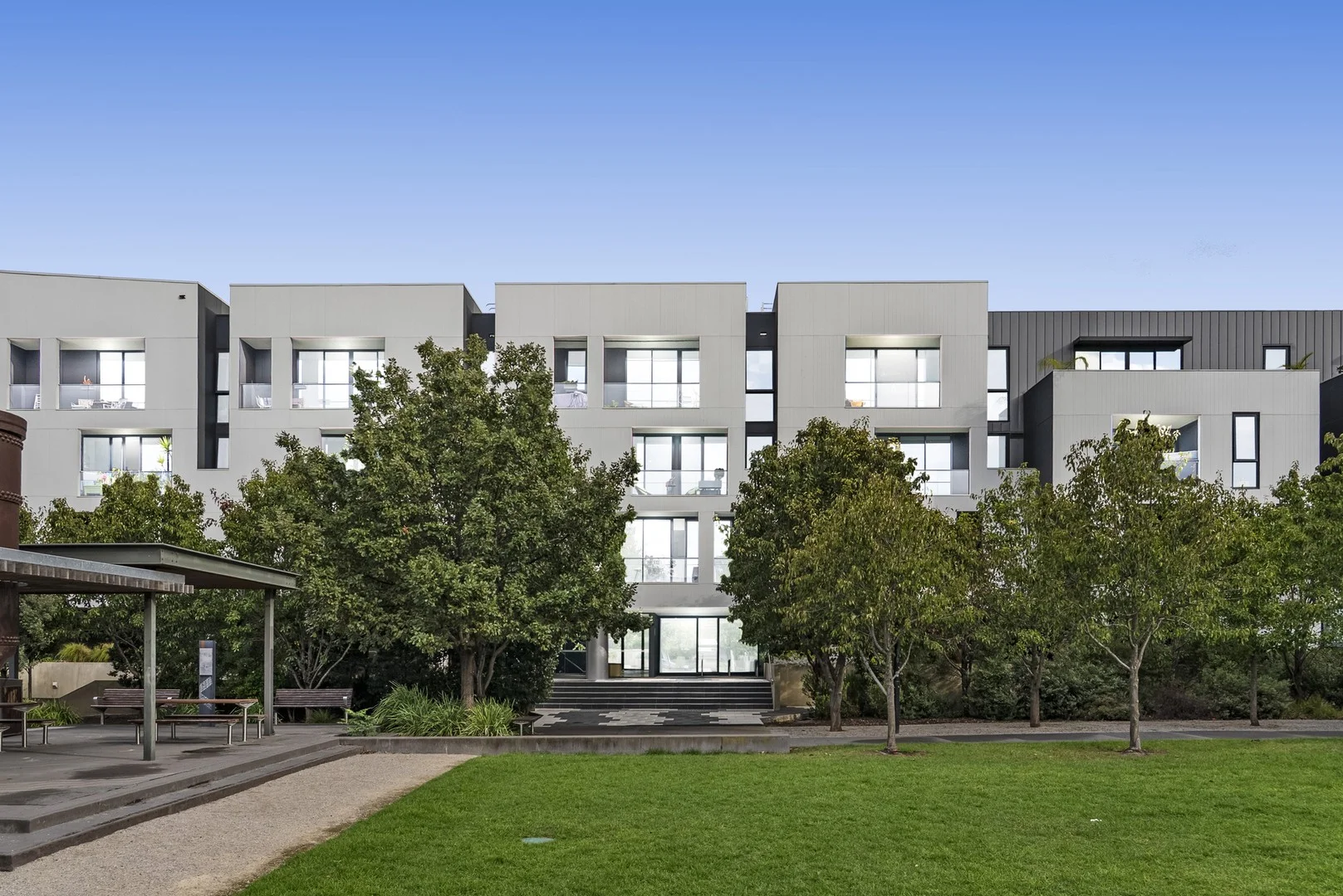 17/9 Hewitt Avenue, Footscray VIC 3011