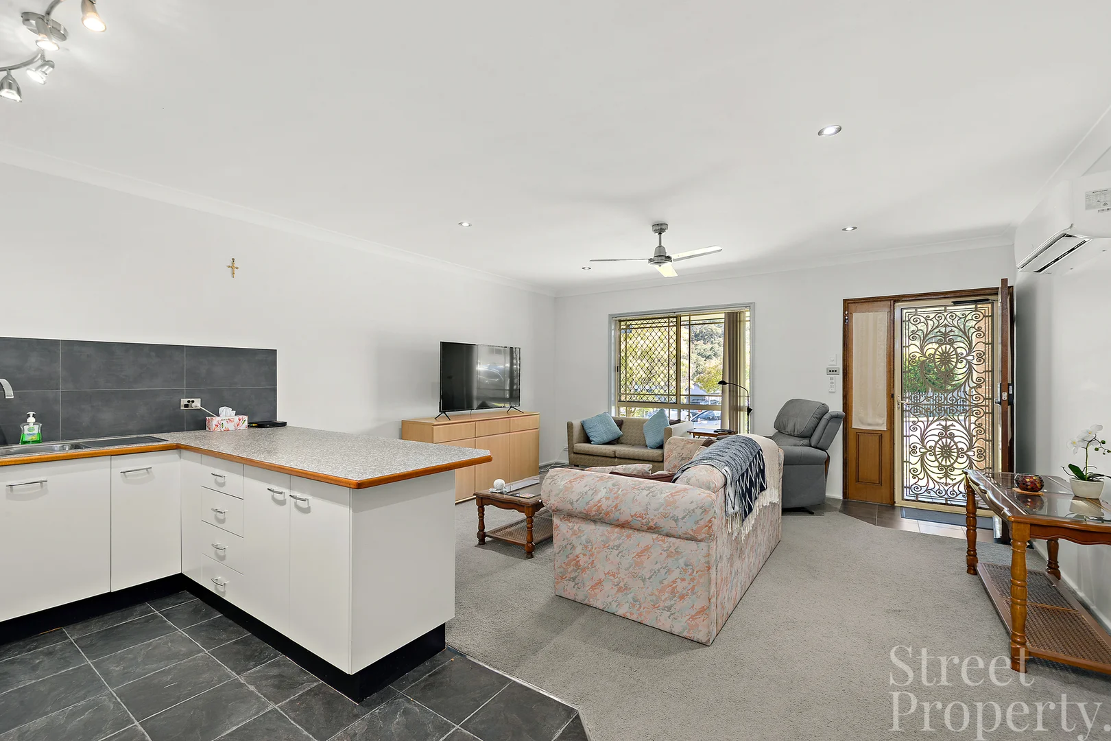 Additional image 2 of 1/137 Floraville Road, Floraville NSW 2280