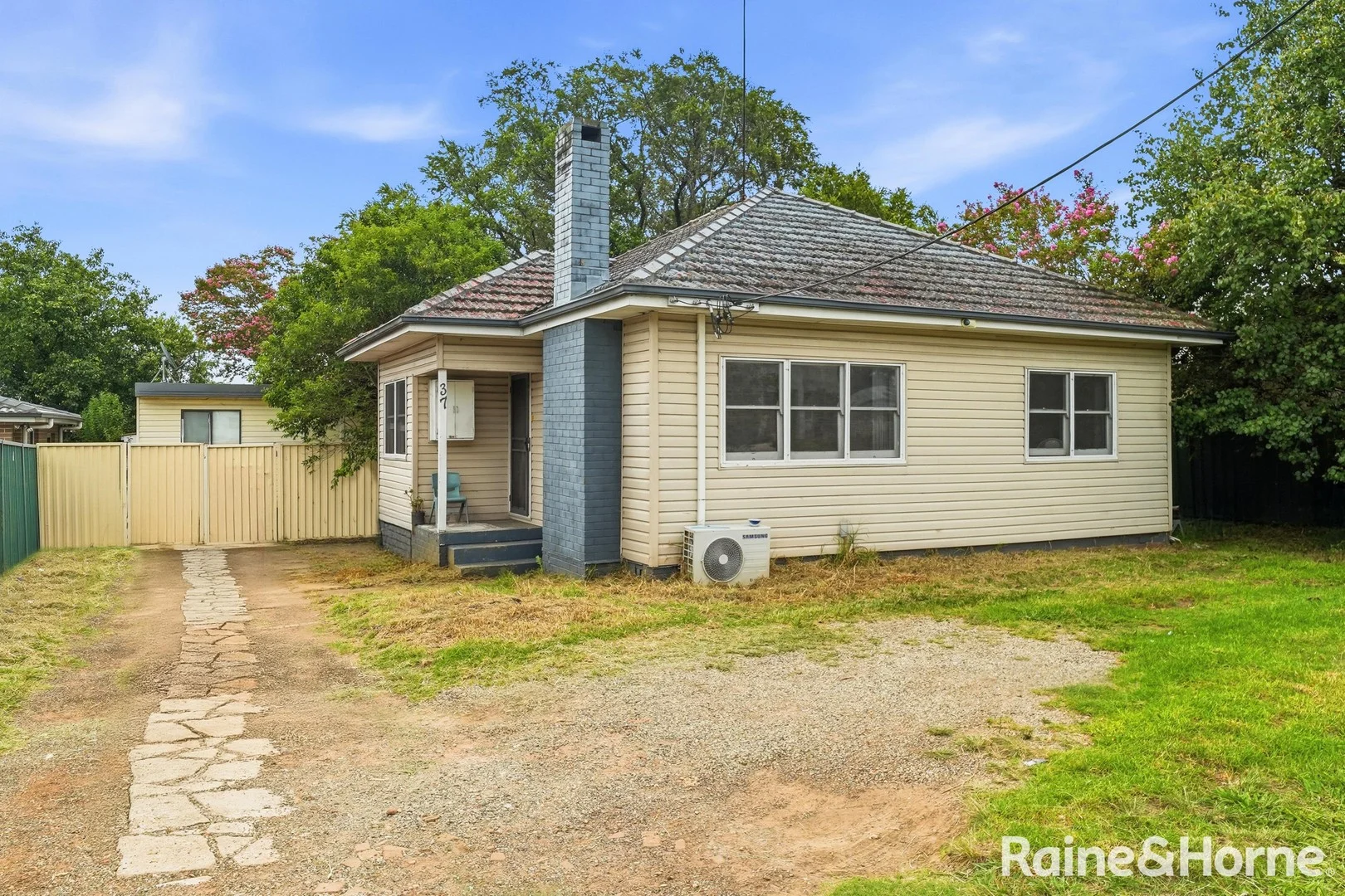 37 & 37A Mamre Road, St Marys NSW 2760