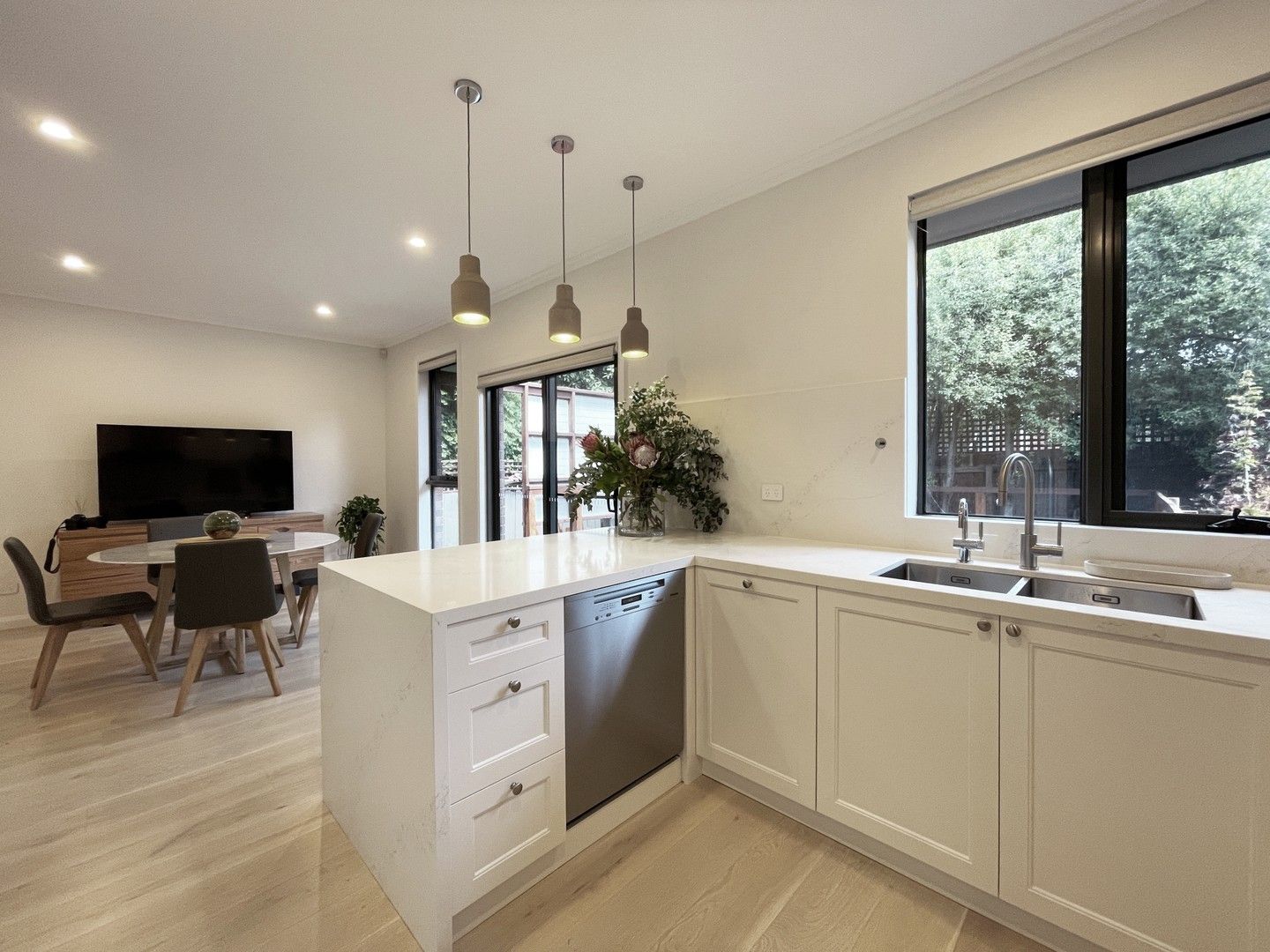 3 bedrooms Apartment / Unit / Flat in 1/10 Pine Street HAWTHORN VIC, 3122