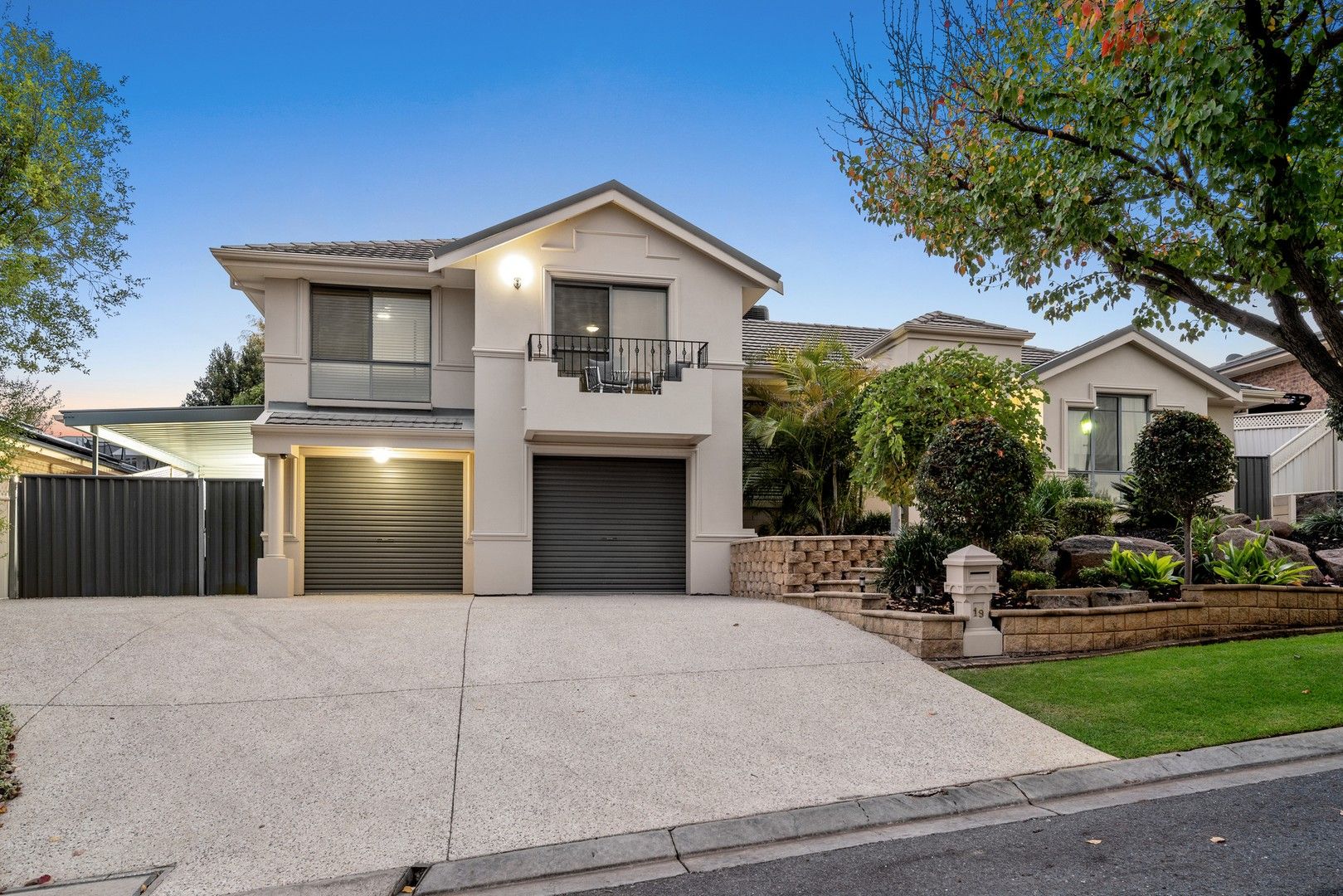 4 bedrooms House in 19 Hedgerow Court GREENWITH SA, 5125