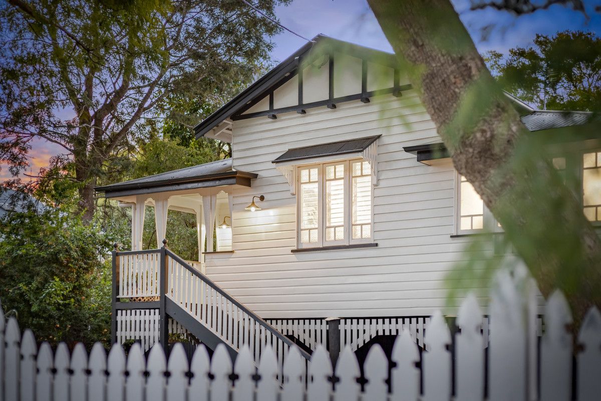 4 bedrooms House in 15 Warren Street EAST TOOWOOMBA QLD, 4350