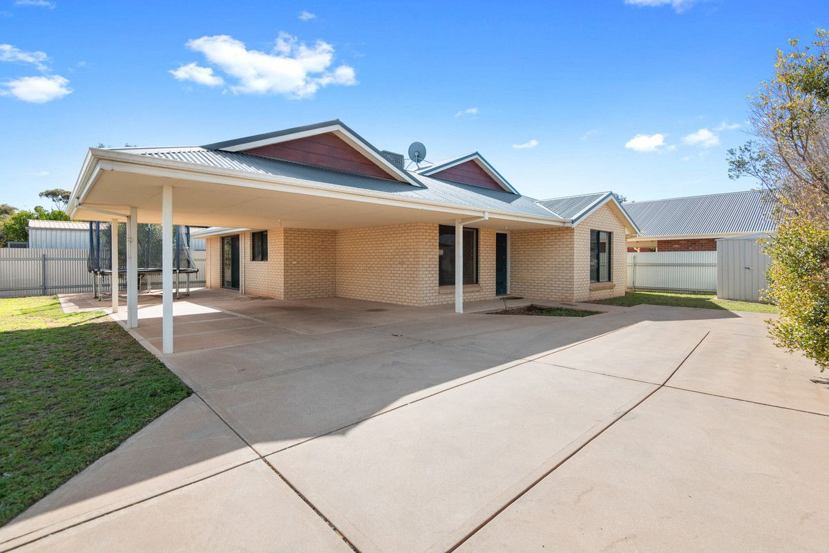 4 bedrooms House in 6a Holmes Street BOULDER WA, 6432